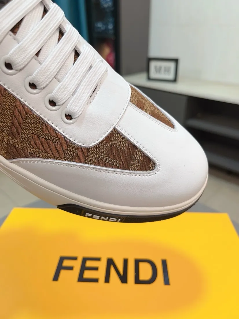 Men's Men's Shoes💰420🌹🌹[fendi] Fendi's classic and comfortable men's, this complex sneaker is made of soft calfskin➕genuine leather lining➕original ultra-light rubber material with rough outsole. This unique and light style is suitable for the casual and refined sensibility of this season. It is comfortable and natural on the feet. It is an everyday style for casual travel in autumn and winter! 38/44